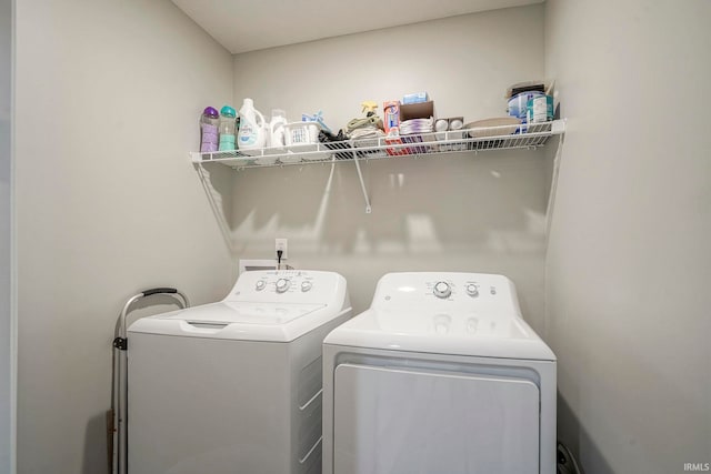 1757 Mill Pond Ln, Lafayette, IN 47905 - laundry room featuring washer and dryer