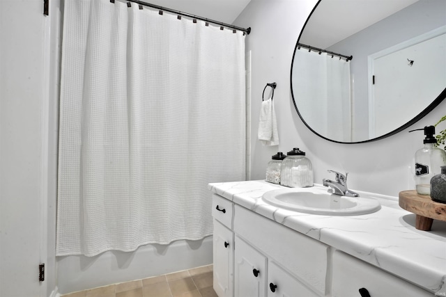 1908 N Iroquois Dr, Evansville, IN 47715 - full bath featuring vanity and shower / bath combo with shower curtain