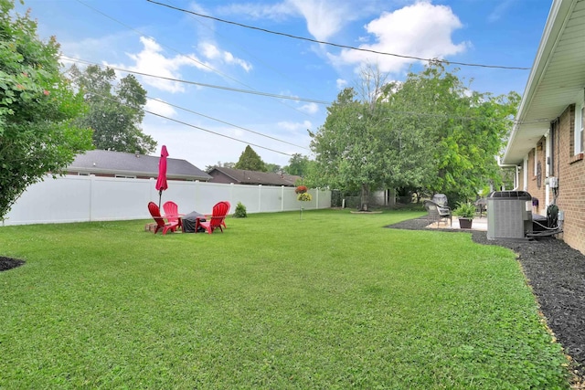 1908 N Iroquois Dr, Evansville, IN 47715 - view of yard with cooling unit