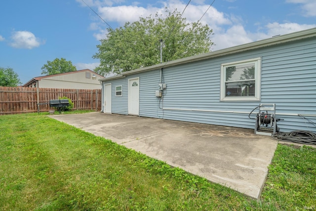 1011 N Lincolnshire Blvd, Marion, IN 46952 - back of house featuring a patio area