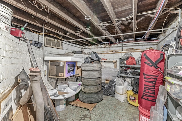 719 W Franklin St, Elkhart, IN 46516 - view of unfinished below grade area