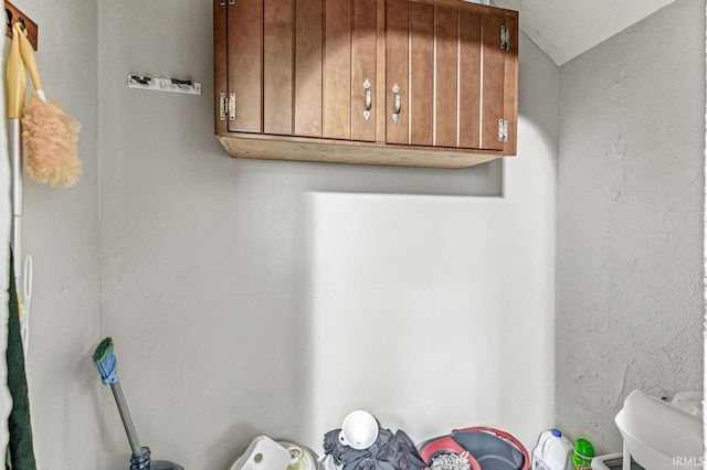 719 W Franklin St, Elkhart, IN 46516 - bathroom featuring toilet