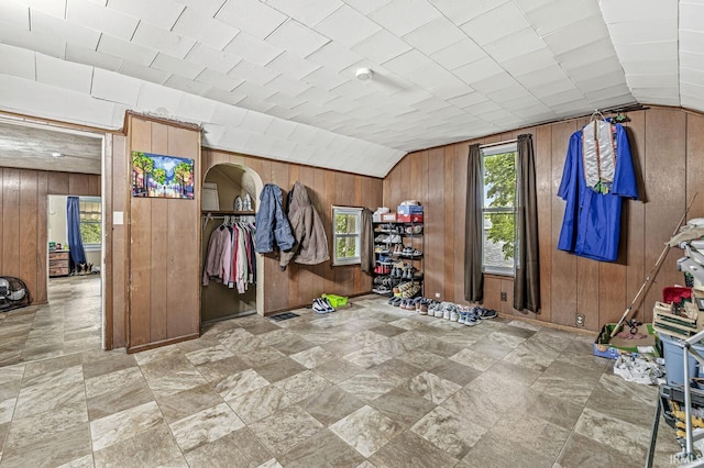 719 W Franklin St, Elkhart, IN 46516 - interior space