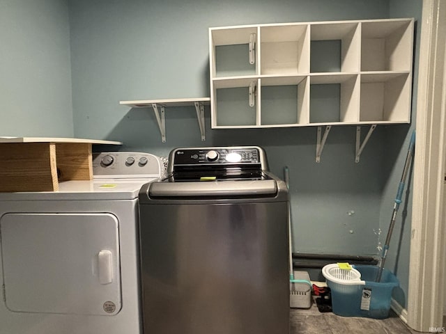 4026 S Lafayette St, Fort Wayne, IN 46806 - washroom featuring independent washer and dryer