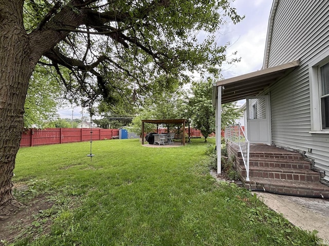 4026 S Lafayette St, Fort Wayne, IN 46806 - view of yard featuring a patio area