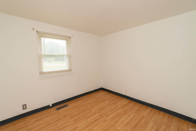 27672 Plainfield Dr, Elkhart, IN 46514 - spare room featuring light wood finished floors and baseboards
