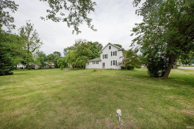 924 S Washington St, Delphi, IN 46923 - view of green lawn