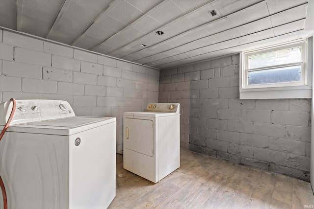1815 E Bowman St, South Bend, IN 46613 - laundry area featuring independent washer and dryer and light wood-type flooring