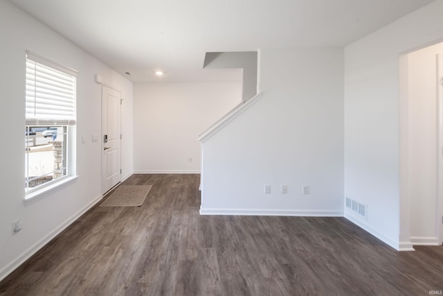 4632 Portney Pl, Fort Wayne, IN 46818 - entryway featuring dark wood finished floors, baseboards, and recessed lighting
