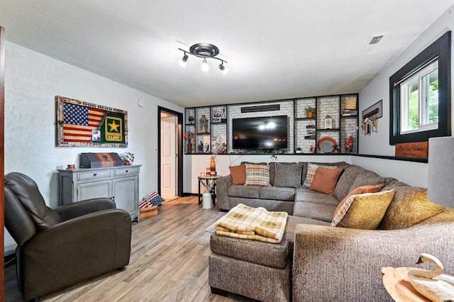 6916 Woodtrail Ct, Fort Wayne, IN 46835 - living room featuring light wood finished floors