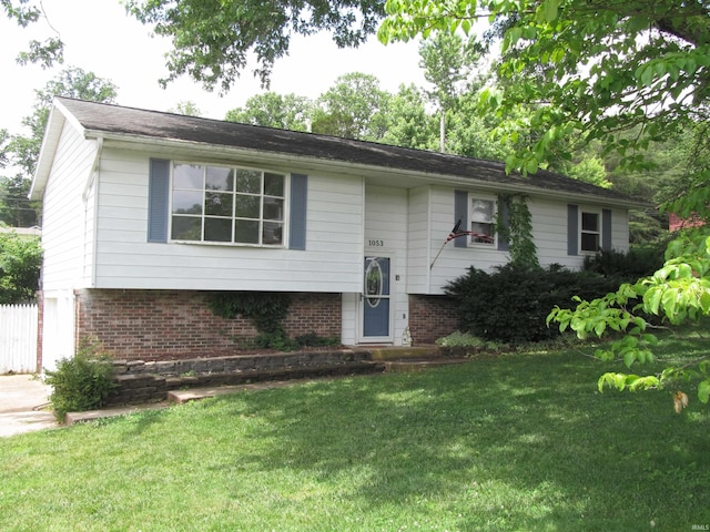 1053 E Smith Cir, Paoli, IN 47454 - split foyer home with brick siding