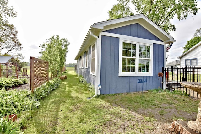 8020 N W Shafer Dr, Monticello, IN 47960 - view of property exterior