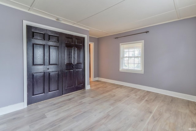 14 S Villa Dr, Evansville, IN 47714 - foyer entrance with baseboards and light wood-style flooring