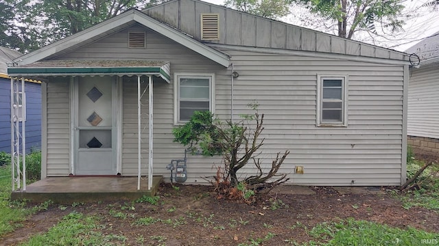 2405 Clara Ave, Fort Wayne, IN 46805 - view of front of house