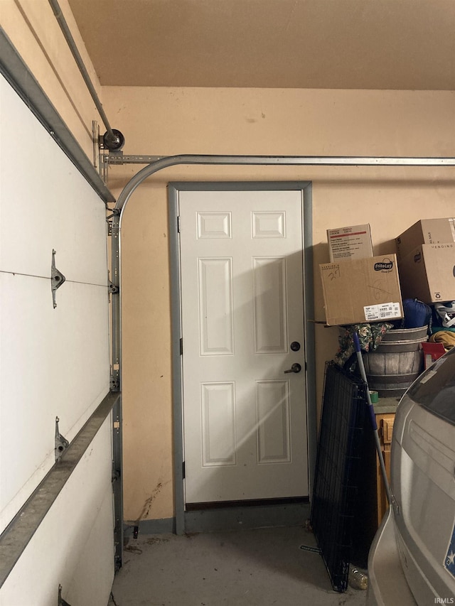 39 E Linn Rd, Bluffton, IN 46714 - view of garage