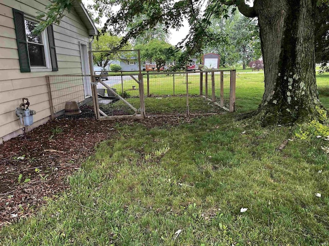 39 E Linn Rd, Bluffton, IN 46714 - view of green lawn