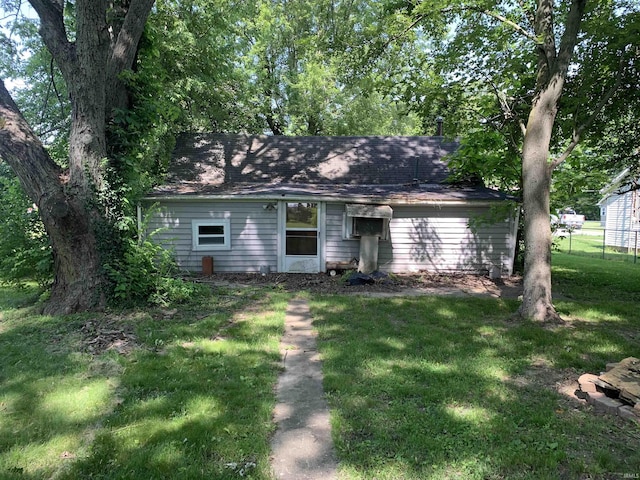 1316 N Factory St, Fairmount, IN 46928 - view of front of home with roof with shingles