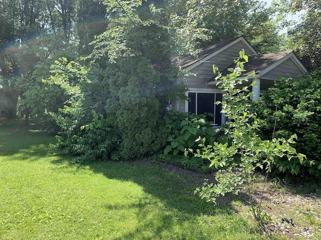 1316 N Factory St, Fairmount, IN 46928 - view of grassy yard