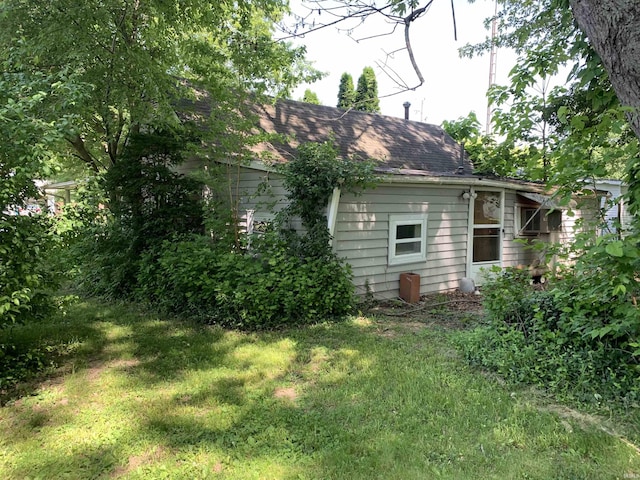 1316 N Factory St, Fairmount, IN 46928 - view of grassy yard