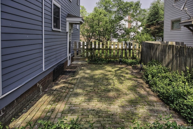 4321 Arlington Ave, Fort Wayne, IN 46807 - view of yard with a patio