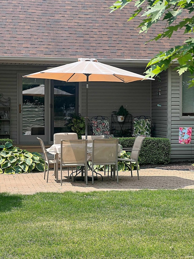 1976 Oak St, Linton, IN 47441 - view of patio / terrace with outdoor dining area