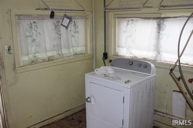 135 S Broad St, Dunkirk, IN 47336 - washroom featuring washer / dryer