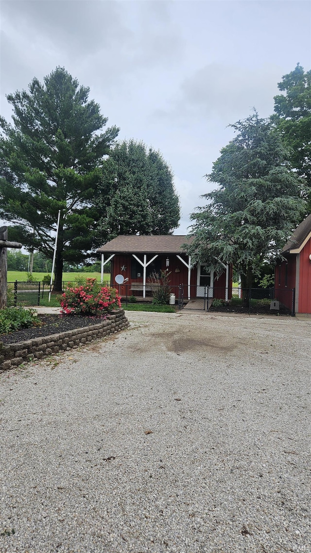 2477 W 50th Rd N, Princeton, IN 47670 - view of front of house with gravel driveway