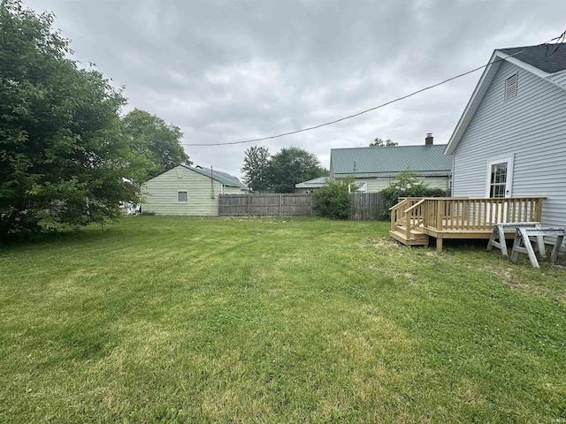 360 NE C St, Linton, IN 47441 - view of yard featuring a deck