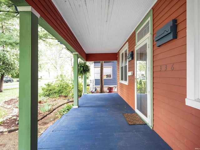 336 Arcadia Ct, Fort Wayne, IN 46807 - view of covered porch