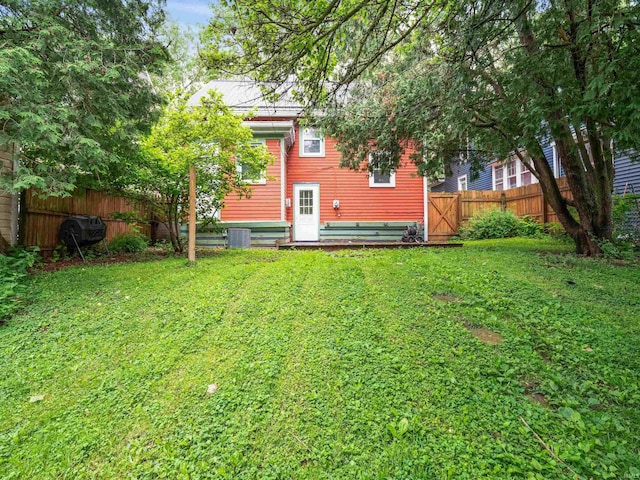 336 Arcadia Ct, Fort Wayne, IN 46807 - rear view of house featuring central AC unit