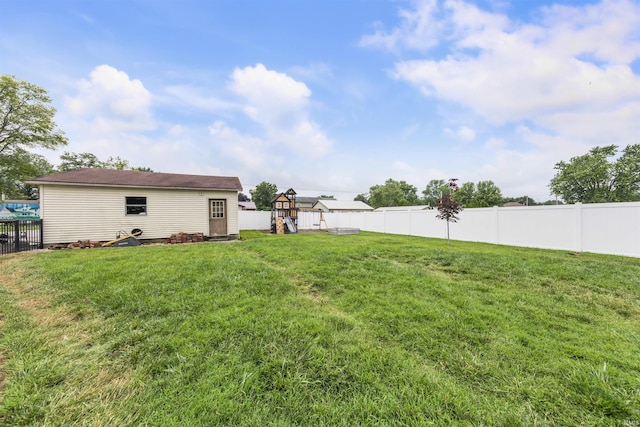 409 E Strain St, Fort Branch, IN 47648 - view of yard
