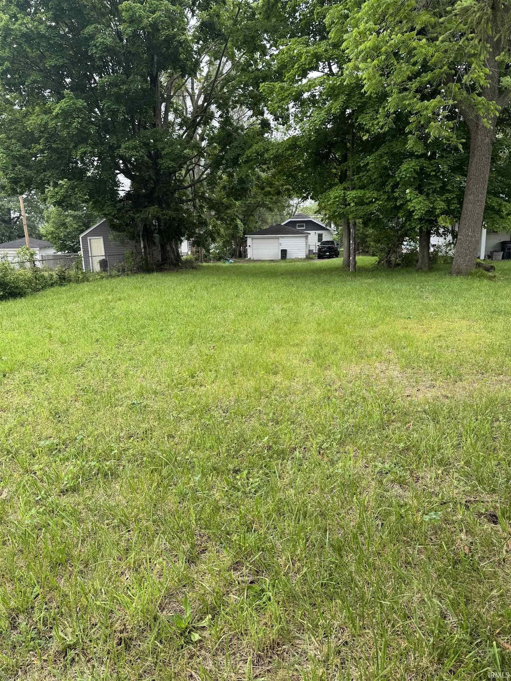 405 E Fairview Ave, South Bend, IN 46614