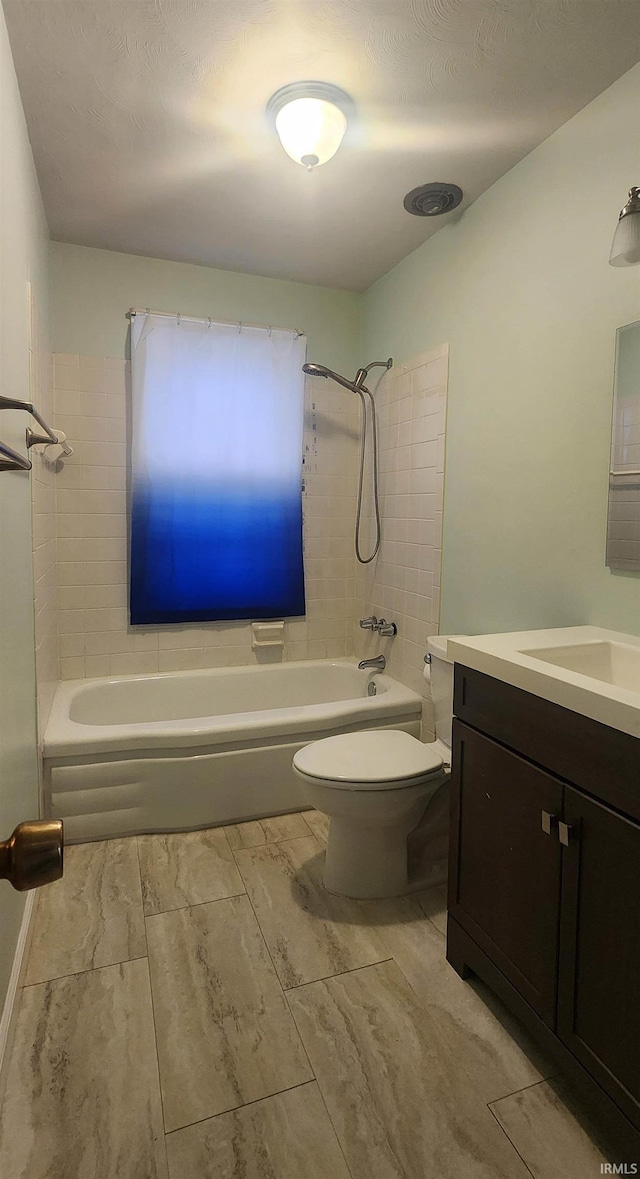2703 Bosworth Dr, Fort Wayne, IN 46805 - full bath featuring vanity, toilet, and shower / bath combination