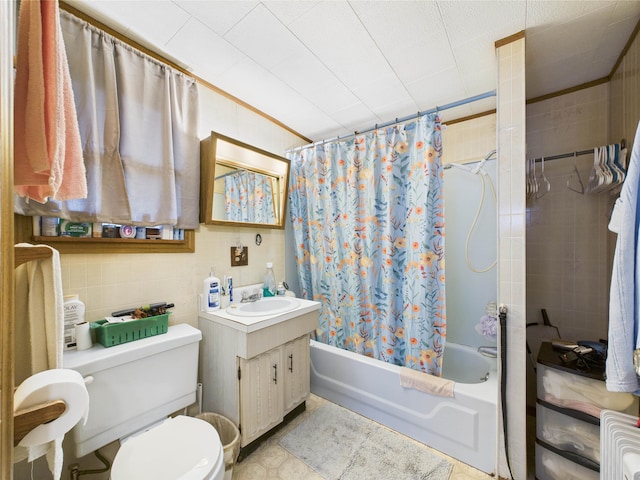 63 S Market St, Andrews, IN 46702 - full bath with vanity, shower / tub combo, and toilet