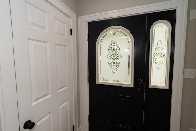 1431 Kilbourn St, Elkhart, IN 46514 - view of entryway