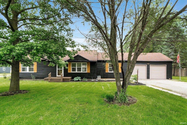 4654 Schmucker Dr, Fort Wayne, IN 46835 - view of front of property with driveway and a front lawn
