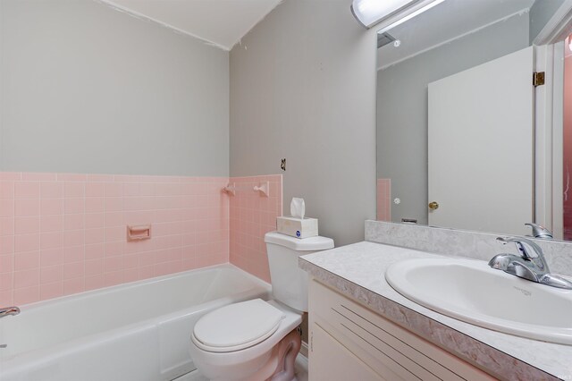 50 Reindeer Cir, Santa Claus, IN 47579 - bathroom with a garden tub, vanity, and toilet