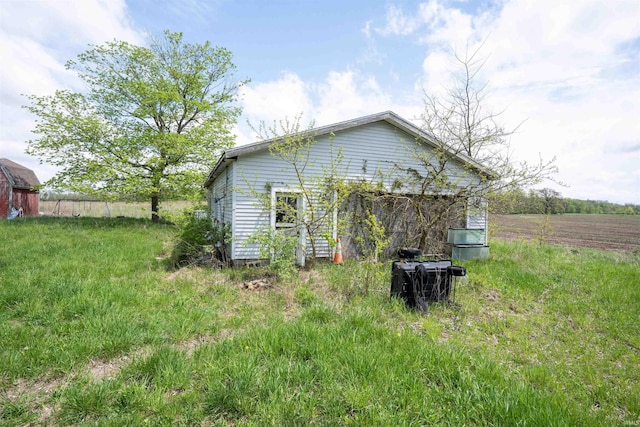 9529 N 600 E, North Manchester, IN 46962 - back of property featuring an outbuilding