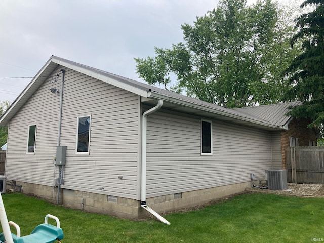 305 N Lincoln Ave, Fowler, IN 47944 - view of side of property with crawl space and cooling unit
