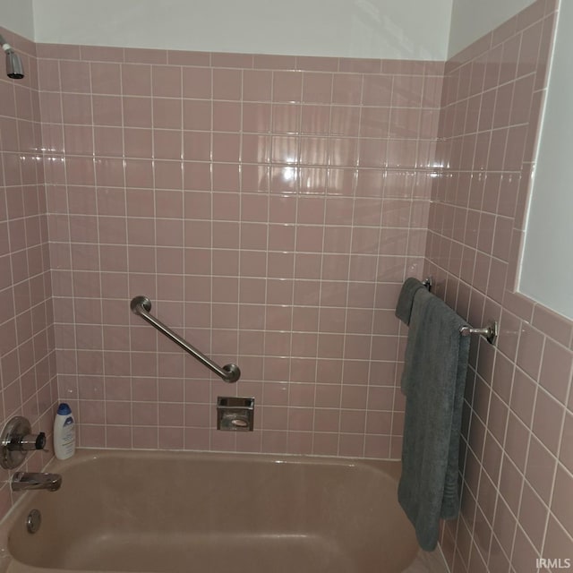17295 Willowbrook St, South Bend, IN 46635 - full bathroom with tub / shower combination