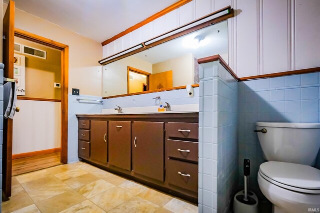 6613 E Hickory Ln, Muncie, IN 47303 - bathroom with vanity and toilet