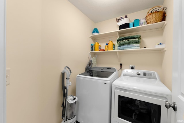 2082 Hemlock Ln, Warsaw, IN 46580 - washroom featuring washer and clothes dryer