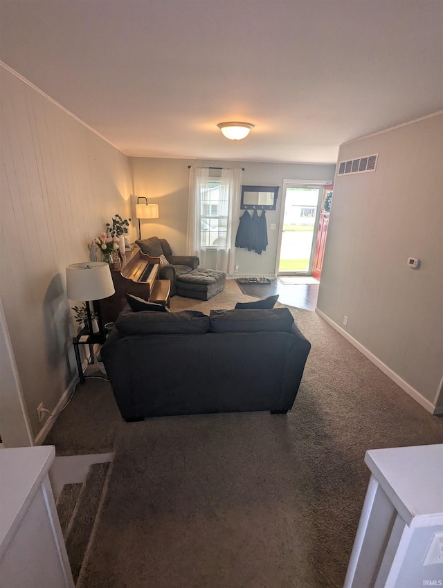 664 Columbia St, Berne, IN 46711 - carpeted living area with baseboards