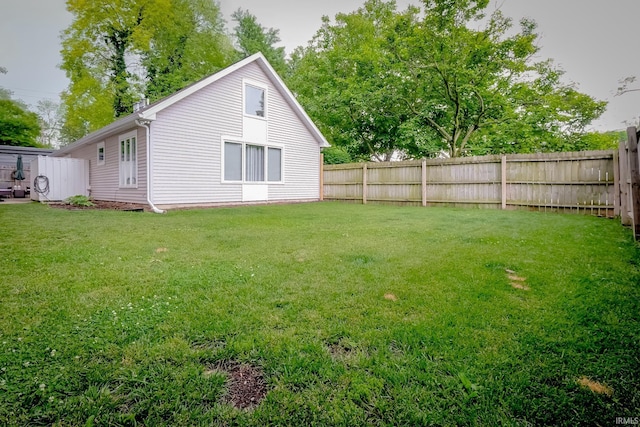 2910 W Devon Rd, Muncie, IN 47304 - view of yard