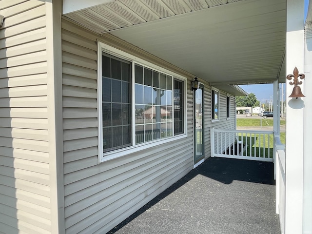 304 E 26th St, Muncie, IN 47302 - view of porch