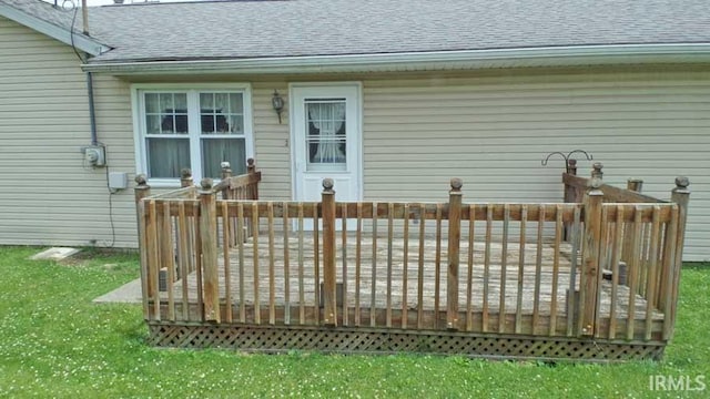 1001 Barnett St, Vincennes, IN 47591 - deck featuring a lawn