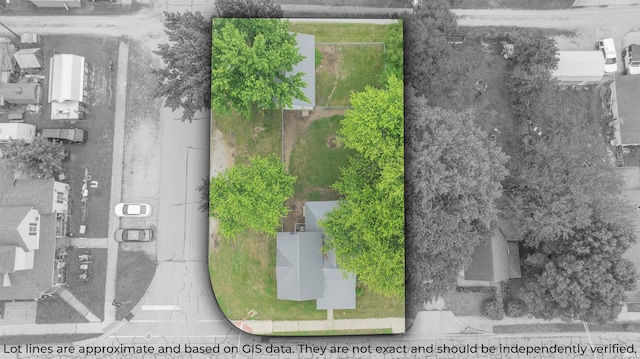 208 N Heaton St, Knox, IN 46534 - aerial overview of property's location featuring property boundaries highlighted