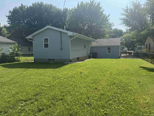 1509 N Leeds St, Kokomo, IN 46902 - rear view of house with cooling unit