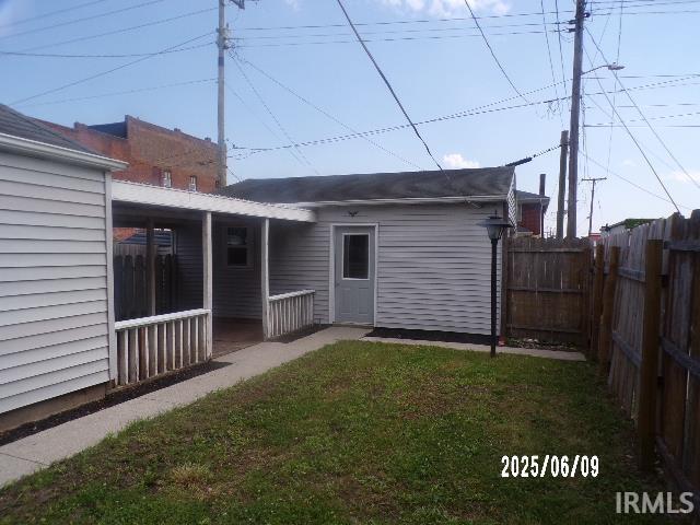 221 W Franklin St, Hartford City, IN 47348 - view of back of property