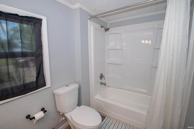 57005 Southshore Dr, Osceola, IN 46561 - full bath with shower / bath combination with curtain, toilet, and crown molding